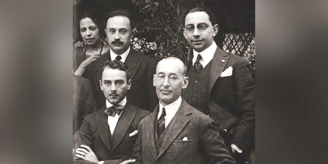Arriba, Palma Guillén, José Vasconcelos y Roberto Montenegro. Abajo, Carlos Pellicer y Julio Torri.