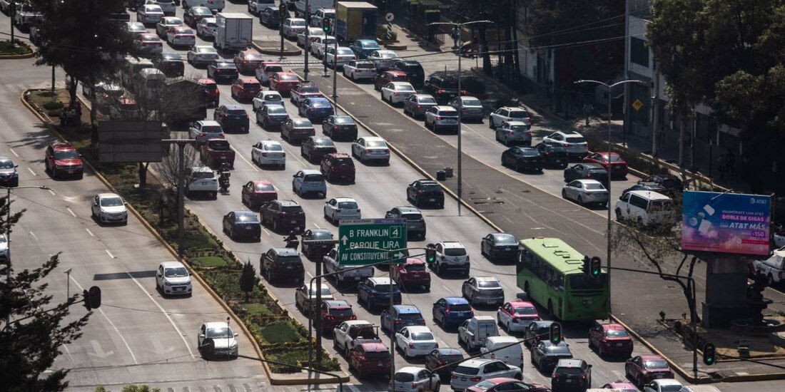 Hoy No Circula contempla excepciones para algunos vehículos.