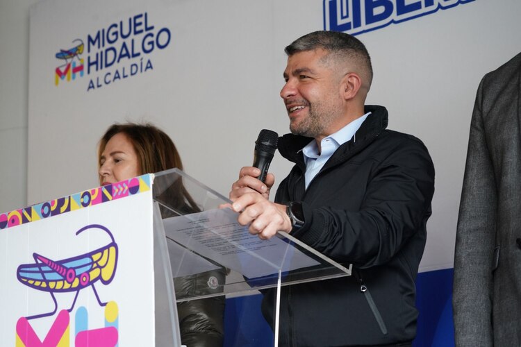 En la imagen, el alcalde Mauricio Tabe.