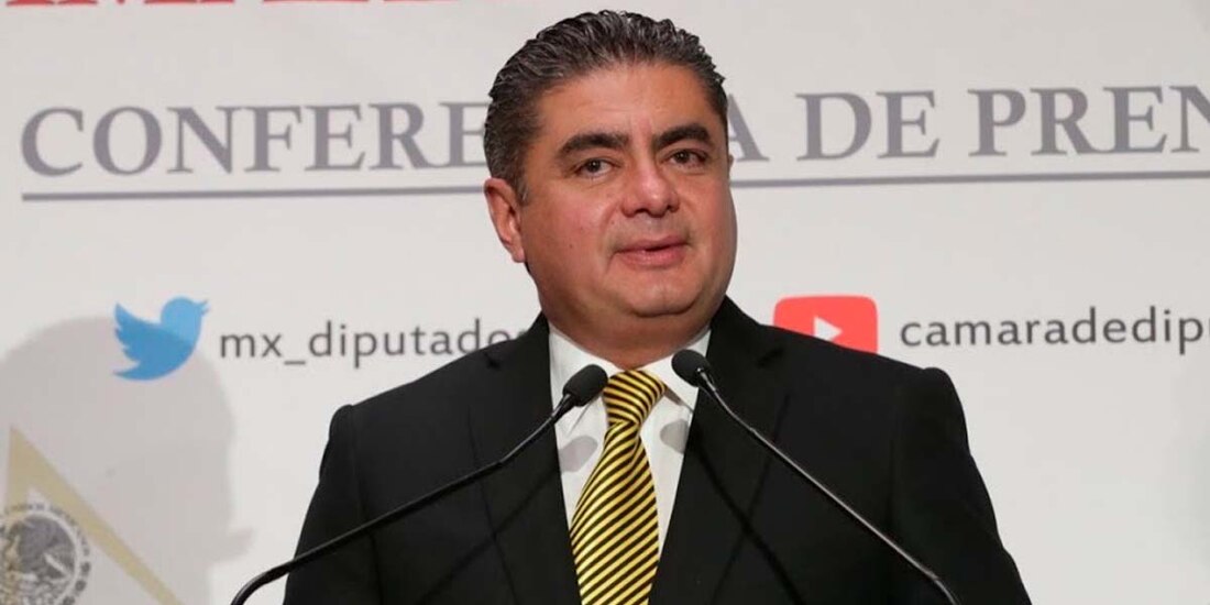 Luis Espinosa Cházaro, coordinador de los diputados del PRD