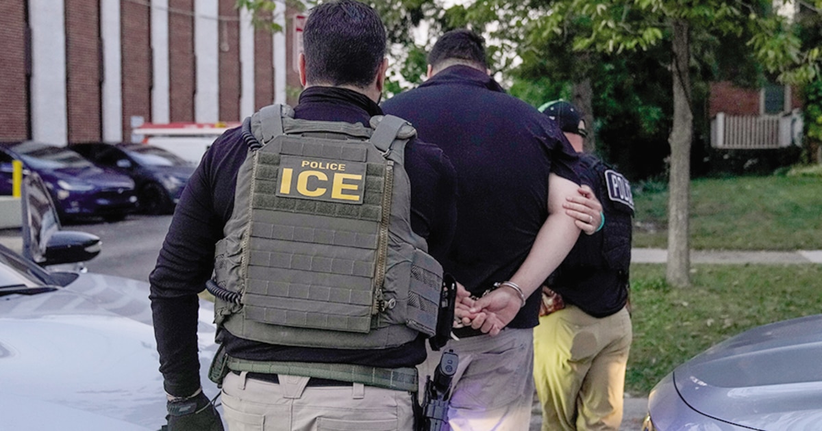 ICE podría entrar a viviendas sin orden judicial, según un memorando - La Razón de México