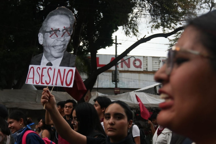 Aspecto de una manifestación por el aniversario de la Masacre de Tlatelolco, en CDMX.