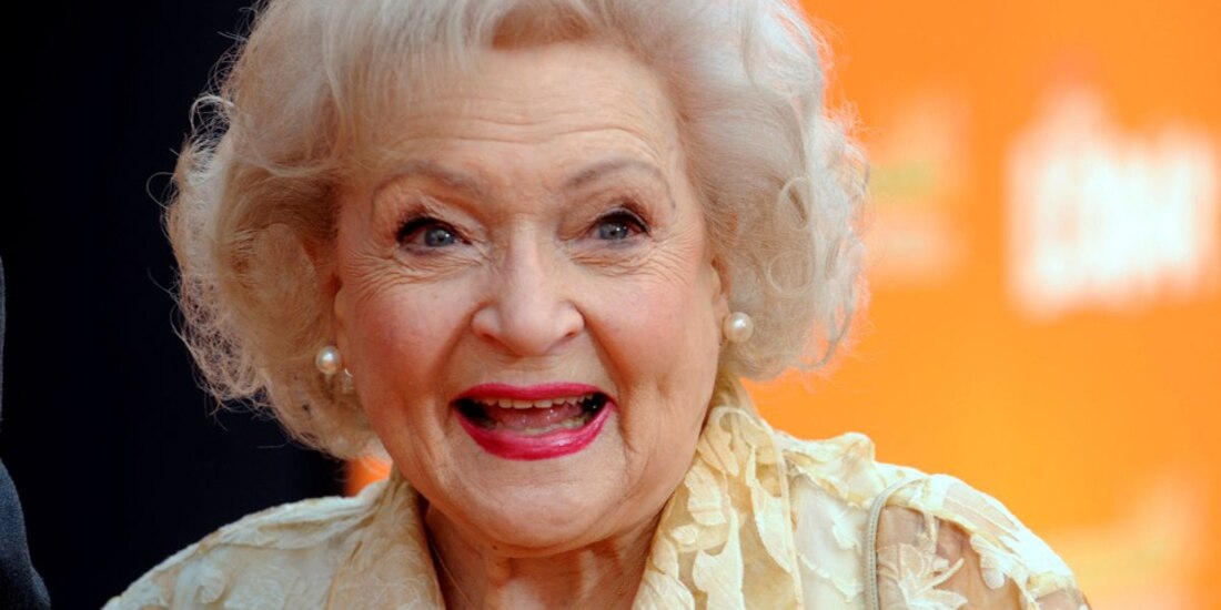 Murió Betty White, icónica actriz de EU