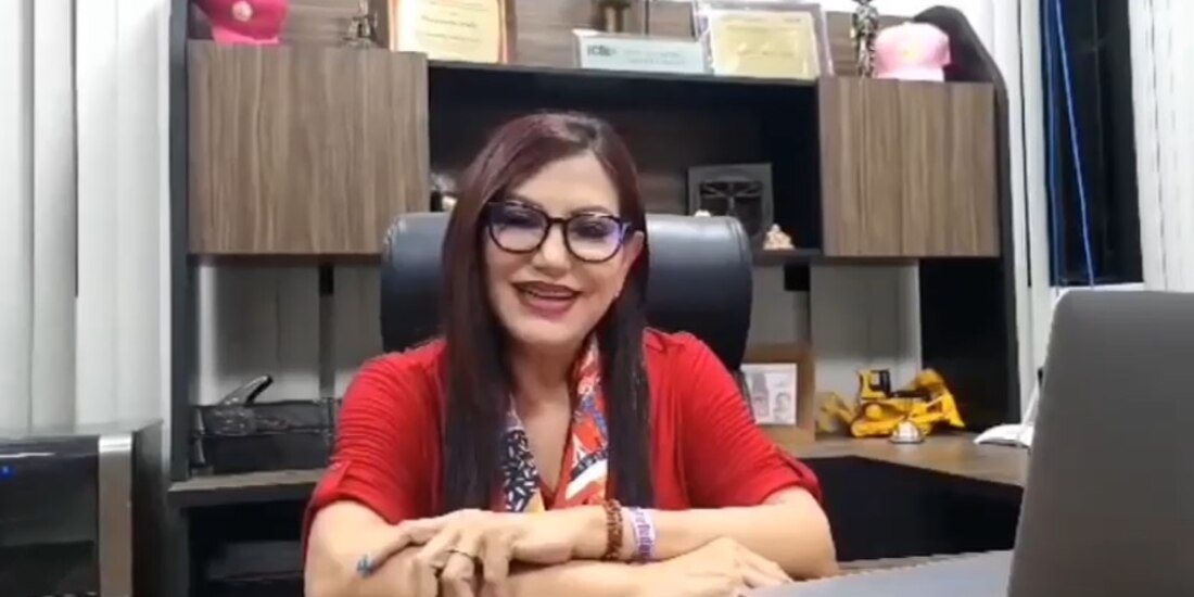 Maribel Miceli, presidenta Nacional del Colegio de Mujeres Profesionales de la Industria de la Construcción, apoya a Claudia Sheinbaum.