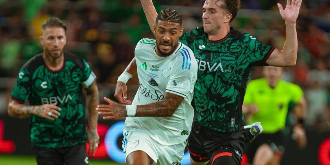 Denis Bouanga en el All-Star Game.