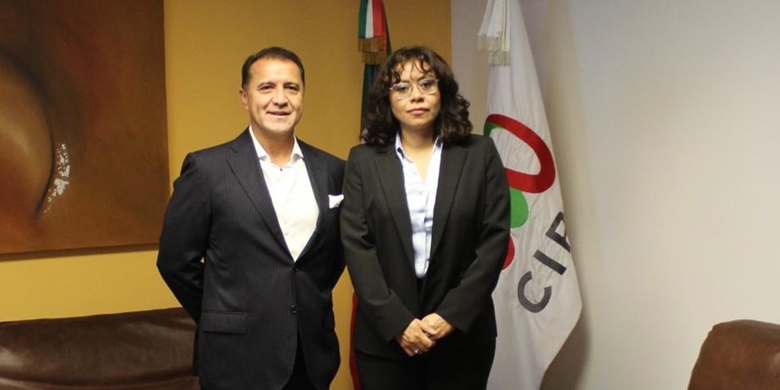 NORMA SOLANO, titular de la CRT, se reunió con José Antonio García, presidente de la CIRT, el 13 de mayo, para colaborar en las medidas adoptadas para el registro de la telefonía celular.