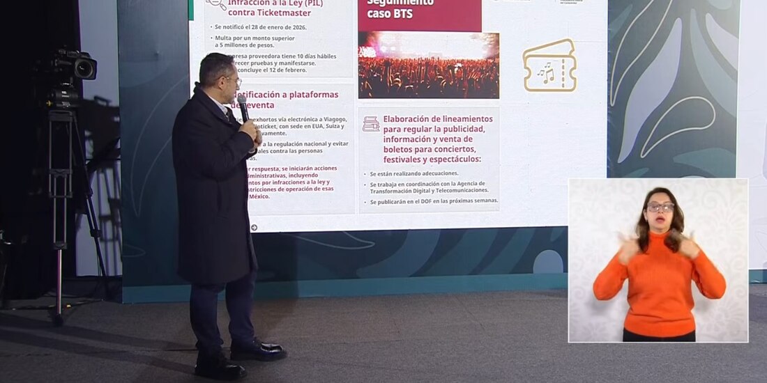 Iván Escalante, titular de la Profeco, explica avance del caso contra Ticketmaster en la Conferencia del Pueblo.