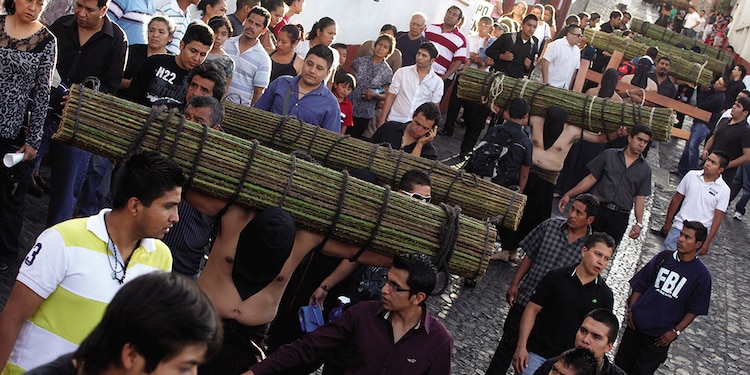 SANTO ENTIERRO, procesión que se
realiza en Taxco, Guerrero.