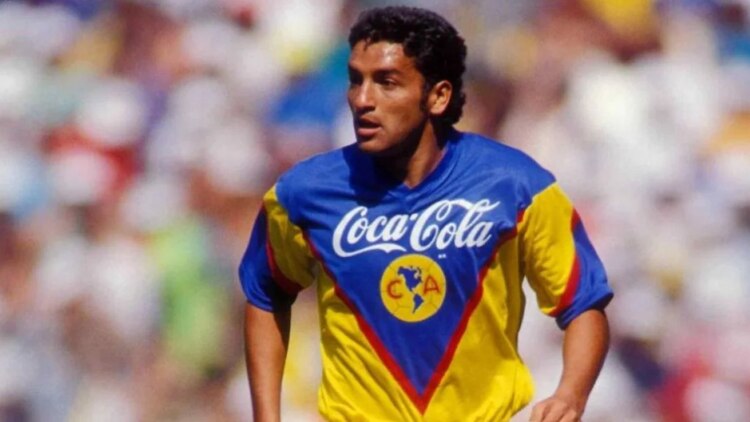 Gonzalo Farfán en su etapa como jugador del América.