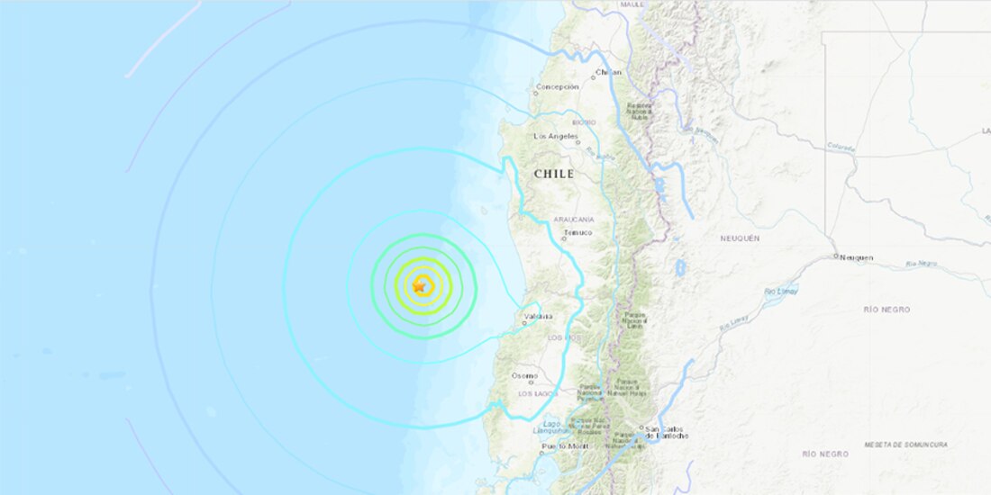 El epicentro se ubicó a 140 kilómetros al suroeste de la localidad chilena de Corral.