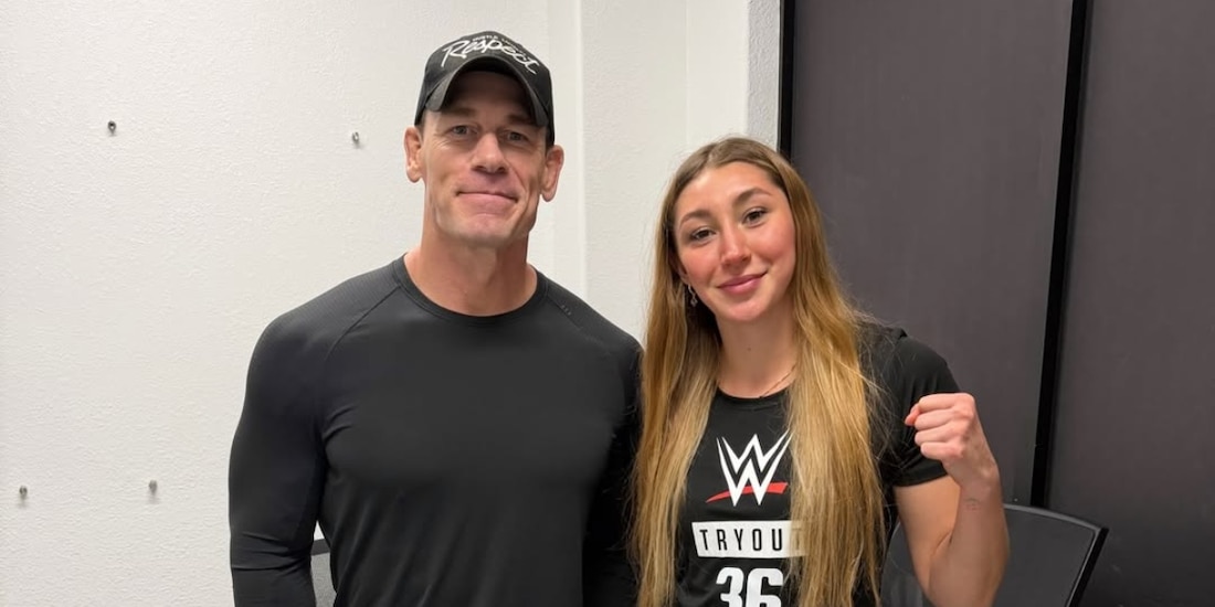 Regina Tarin con John Cena en los tryouts de la WWE