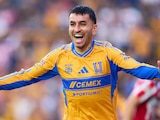 Ángel Correa festeja su gol en el triunfo de Tigres sobre Chivas.