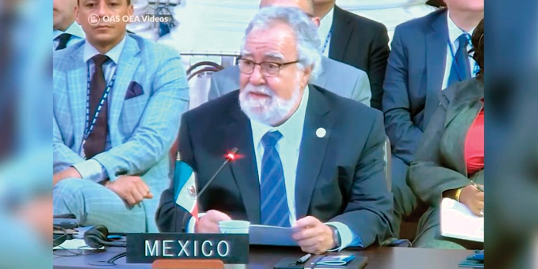 El representante permanente de México ante la organización, Alejandro Encinas, ayer, durante su participación.