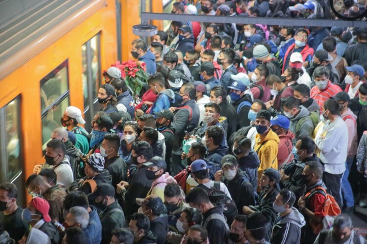 El Metro Pantitlán no redujo su cantidad de usuarios.