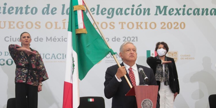 AMLO en el abanderamiento de Tokio 2020