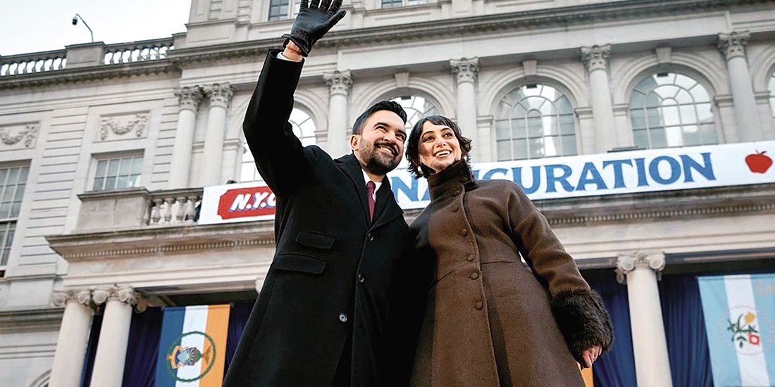 El alcalde de la ciudad de Nueva York, Zohran Mamdani, con su esposa Rama Duwaji, después de su discurso durante su ceremonia de investidura en la ciudad de Nueva York, ayer.