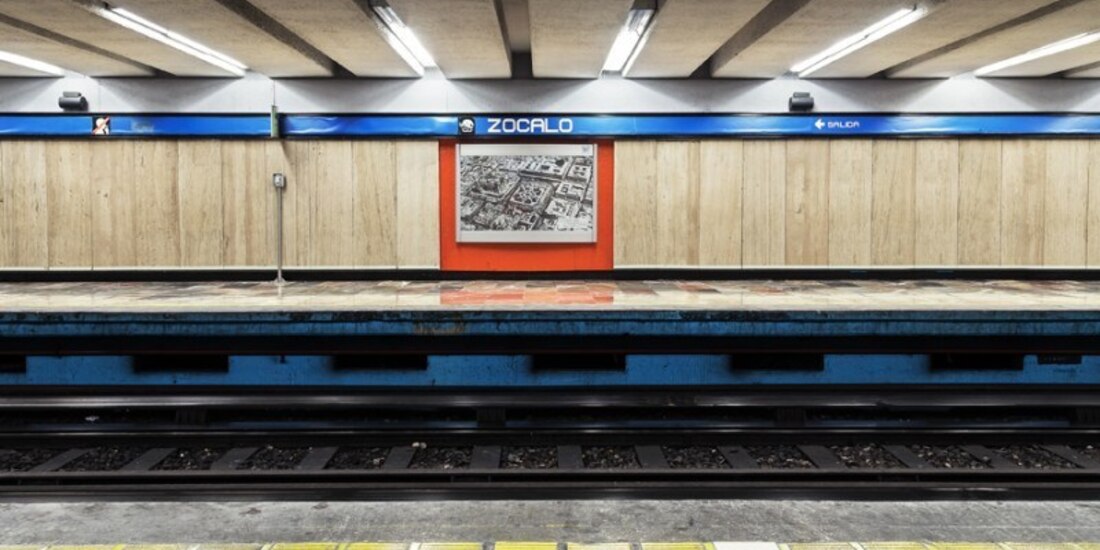 Estación Zócalo del Sistema de Transporte Colectivo.