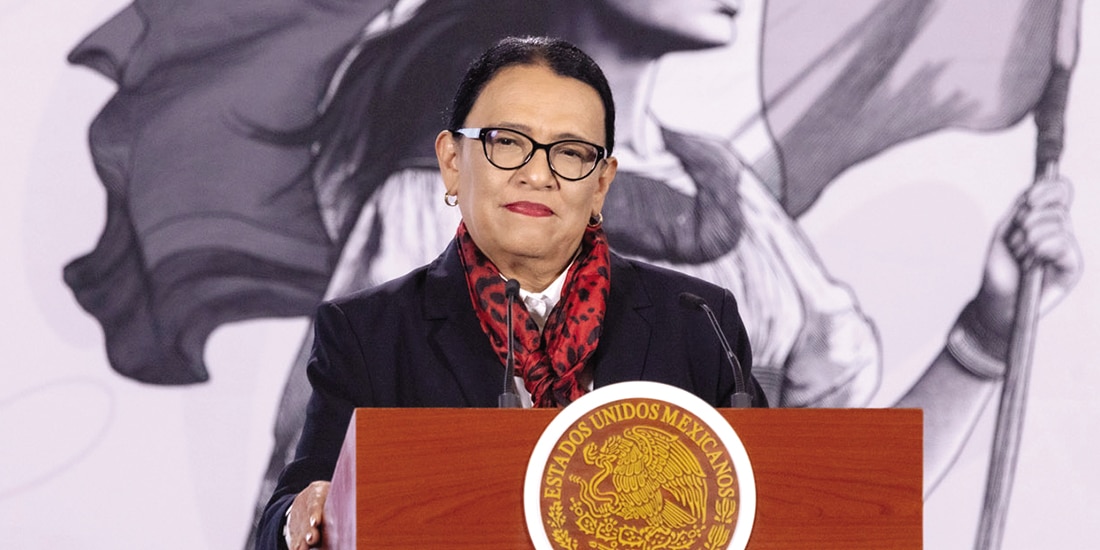 La secretaria de Gobernación, ayer, al presidir la conferencia presidencial.