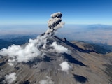 Cenapred realiza sobrevuelo en el Popocatépetl; así se ve el cráter del segundo volcán más grande de México desde el cielo