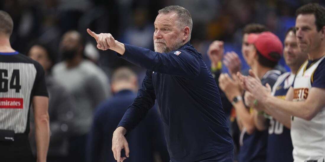 El exentrenador de los de Nueva York pide más atención a sus jugados, ayer.