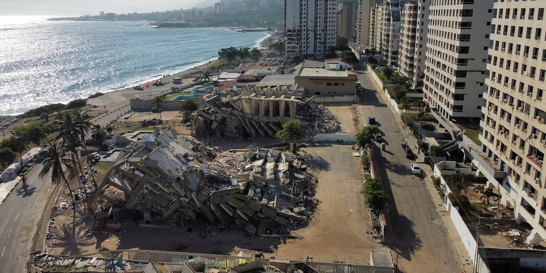 Edificios derrumbados en La Guaira, el estado más afectado por los sismos del 24 de junio de 2026 en Venezuela.