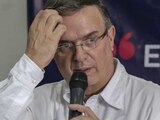 Marcelo Ebrard aplaza decisión de permanecer o no en Morena