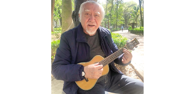 EL AUTOR compartió que dedica sus ratos libres a componer canciones.