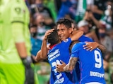 Jugadores de Cruz Azul festejan su gol contra Santos en la final de ida del Guard1anes 2021 el pasado jueves.