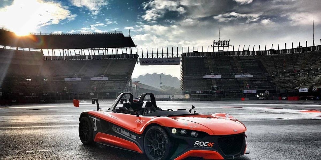 En redes sociales señalaron que el primer auto superdeportivo es un producto de talento cien por ciento nacional.