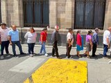 Familiares de los 43 de Ayotzinapa alistan reunión con Sheinbaum y AMLO.