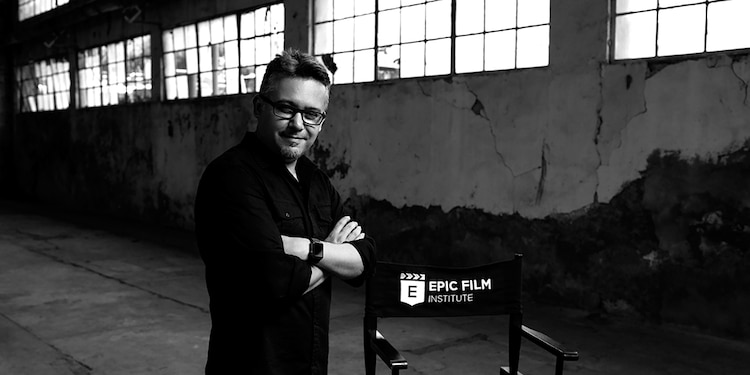 El cineasta, Gabriel Ramos produce El Desaire, una adaptación del corrido de Rosita Alvírez.