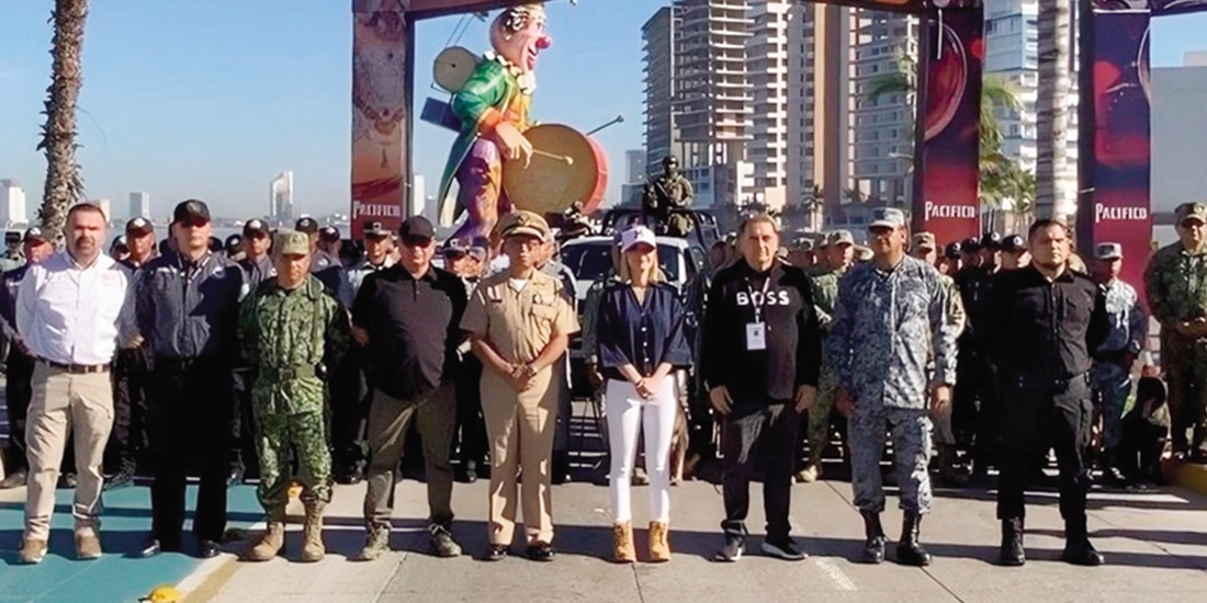 Autoridades de los tres niveles, al presentar la seguridad de Mazatlán, ayer.
