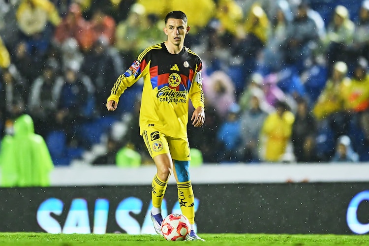 Álvaro Fidalgo durante un partido del Clausura 2025.