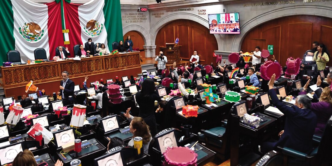 Legisladores del Edomex, antier en la votación.