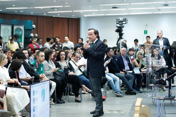 Arriola proyecta beneficios millonarios para México por la Copa del Mundo 2026