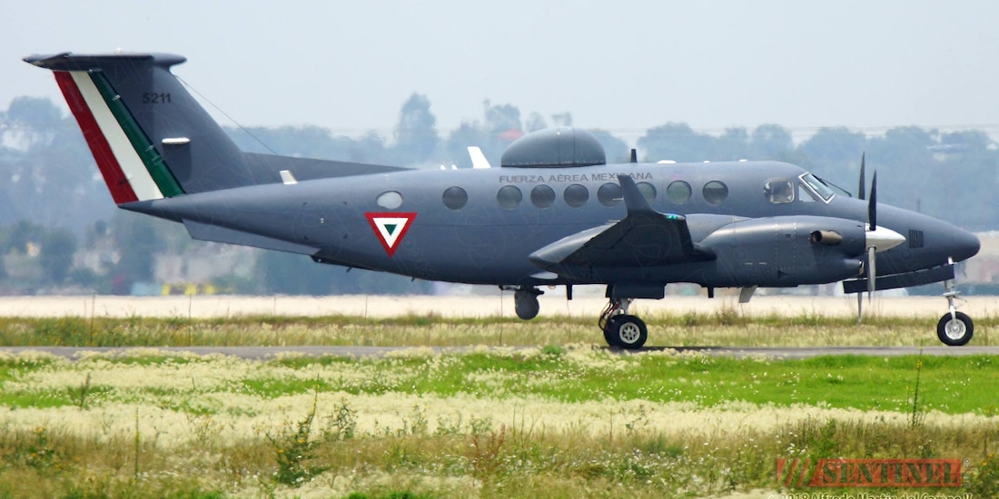 Beechcraft King Air 350i, es el modelo del avión de la Marina accidentado en Galveston, Texas.