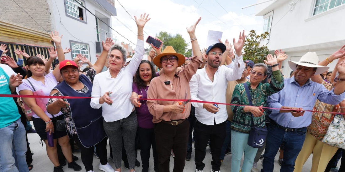 Azucena Cisneros rehabilita la avenida Verdines, en Ecatepec.