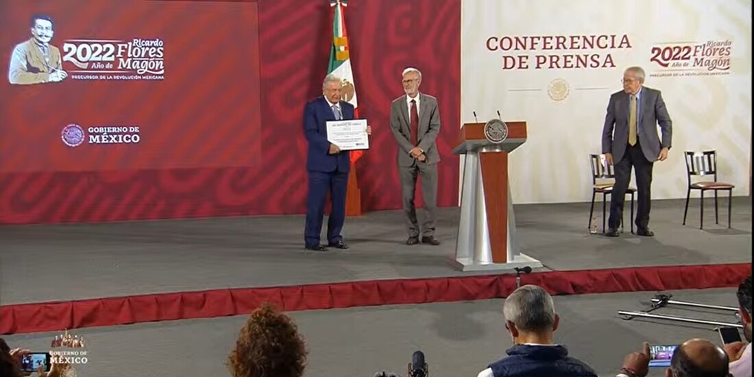 Premian al Presidente Andrés Manuel López Obrador