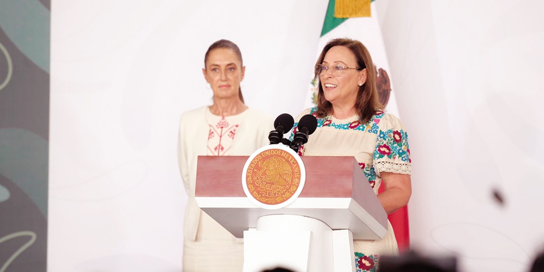 La Presidenta Claudia Sheinbaum y Rocío Nahle, ayer, en conferencia en la entidad.