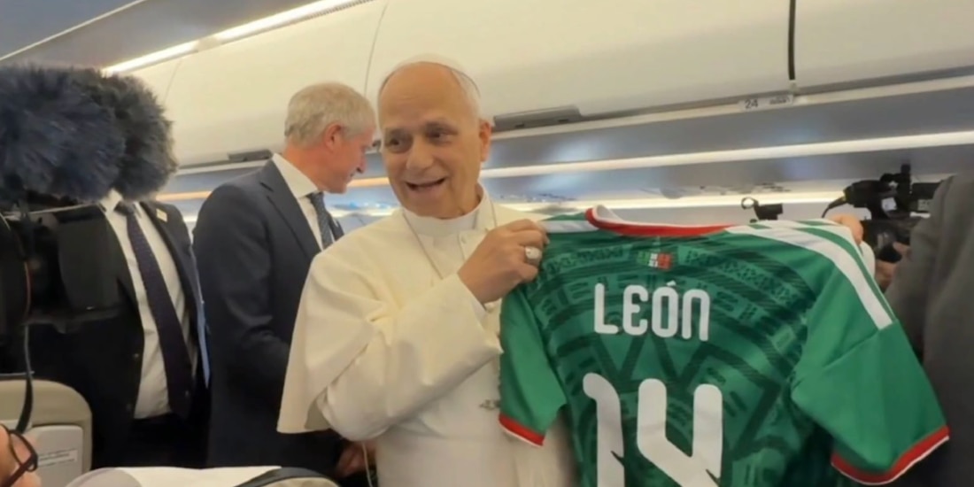 El Papa León XIV presume la playera de México para el Mundial 2026