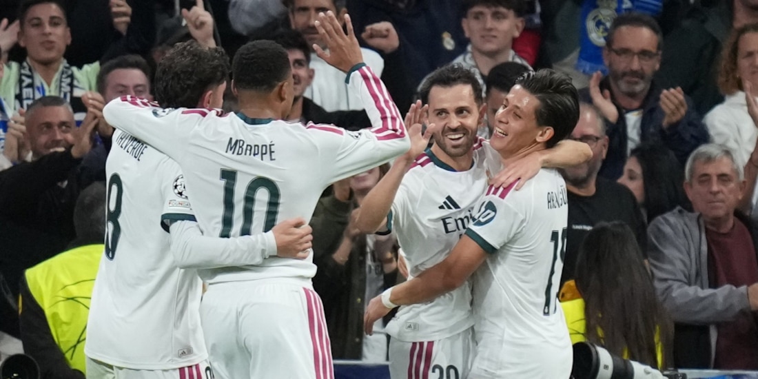 Jugadores del Real Madrid celebran el gol de Bernardo Silva.