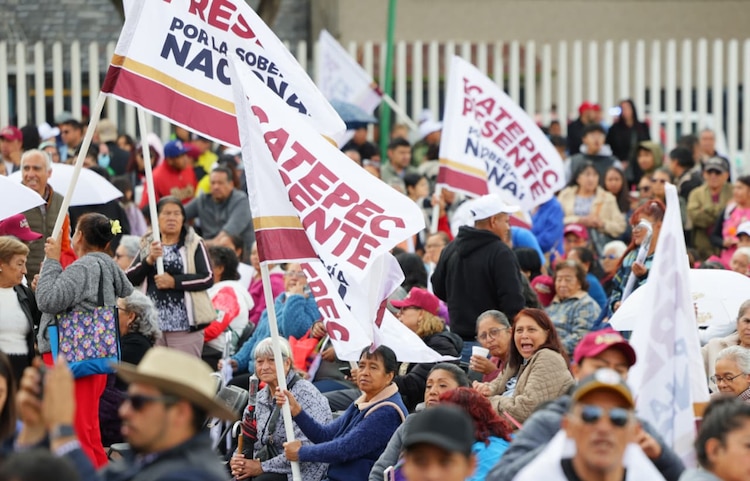 Militantes en Ecatepec asisten a la Cuarta Asamblea en Defensa de la Soberanía Nacional.