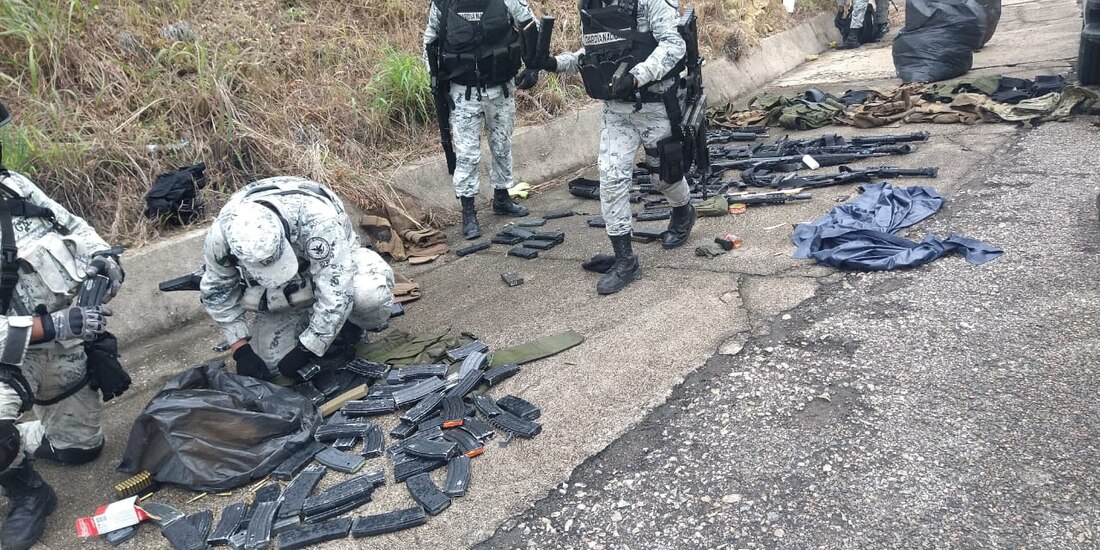 Fuerzas federales y civiles armados se enfrentan en Jiquipilas, Chiapas.