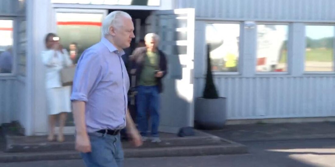 AMLO celebra libertad de Julian Assange, fundador de WikiLeaks.