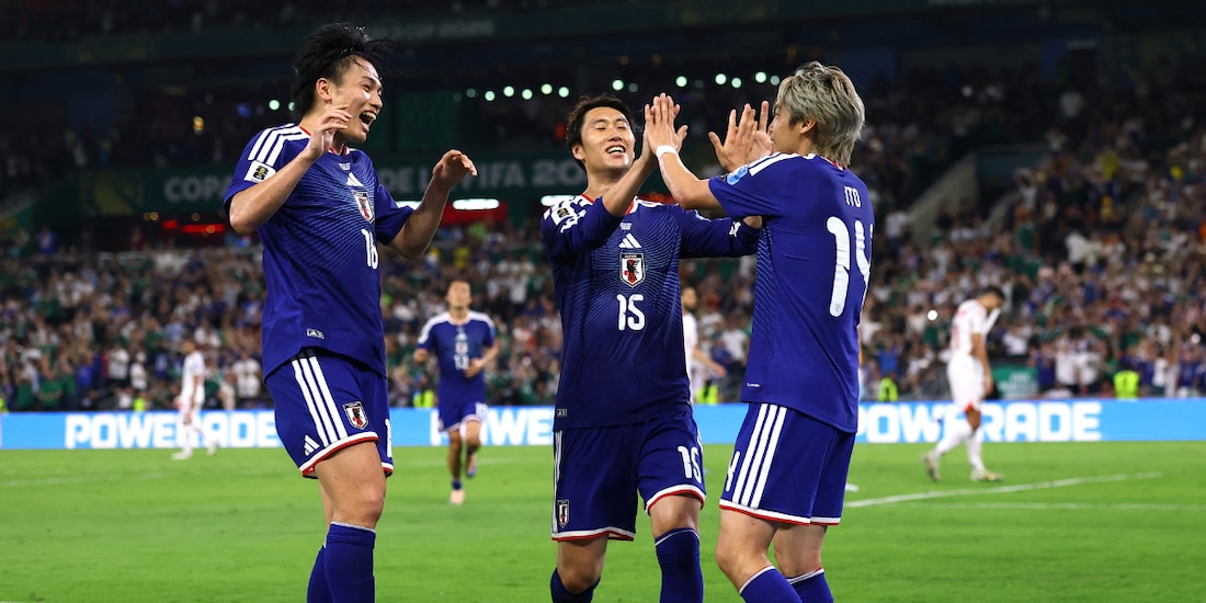 Jugadores de Japón celebran uno de sus goles en el triunfo sobre Túnez en Monterrey en el Mundial 2026.