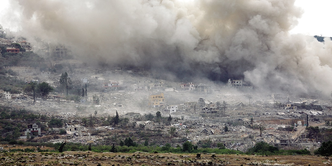 EXPLOSIONES israelíes en Mansouri, vistas desde Hiniyeh, sur del Líbano, ayer.