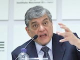 El integrante del INE, ayer, en conferencia de prensa.