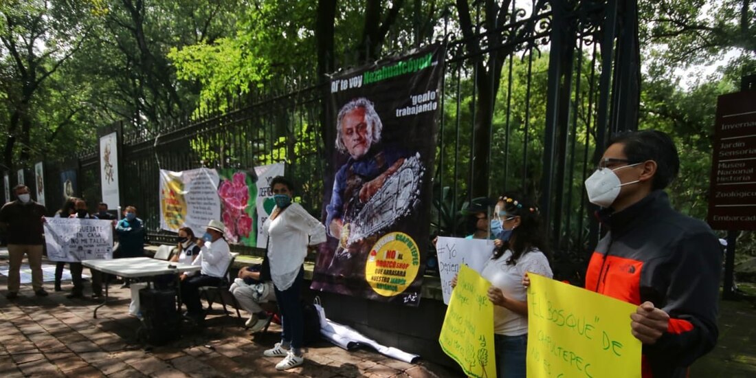 Vecinos de Chapultepec se manifiestan frente al Bosque