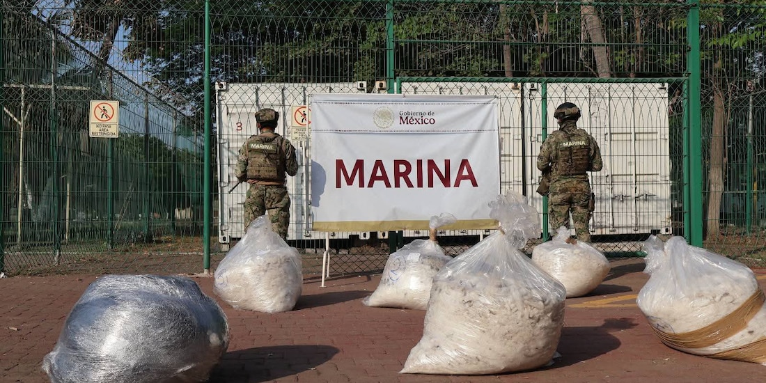 Aseguran paquetes de presunta metanfetamina en Manzanillo