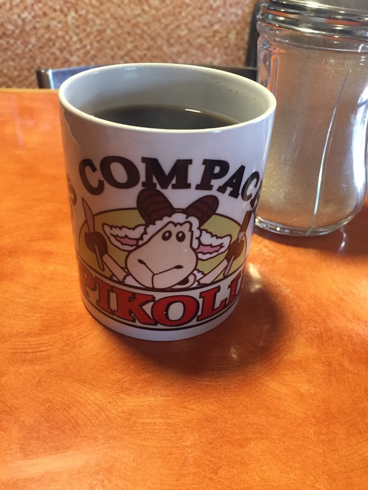 "Los Compaches de Pikolín" es el restaurante que abrió tras su retiro el exportero Alejandro Palacios.